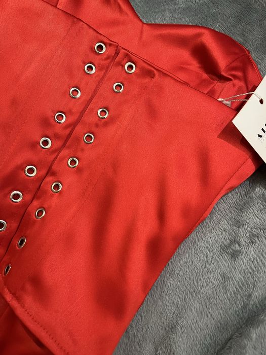 Корсет ,корсаж.