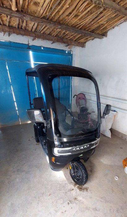 Скутер трицикл 3х местный новый