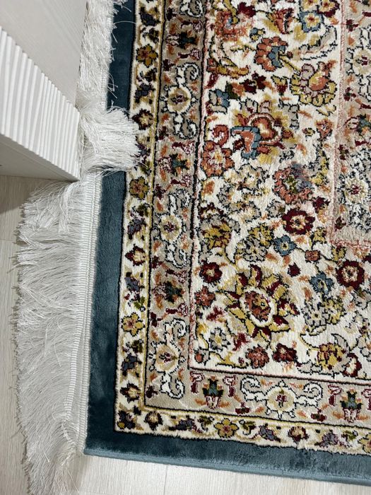 Продается ковер 3*5 размер