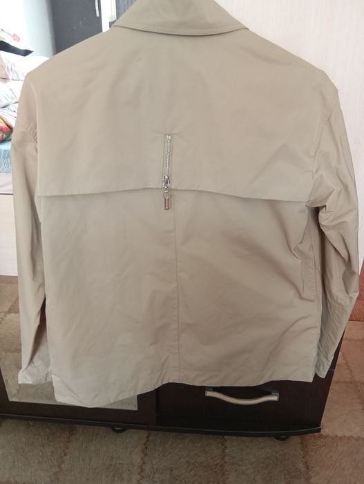 Продам куртку женскую