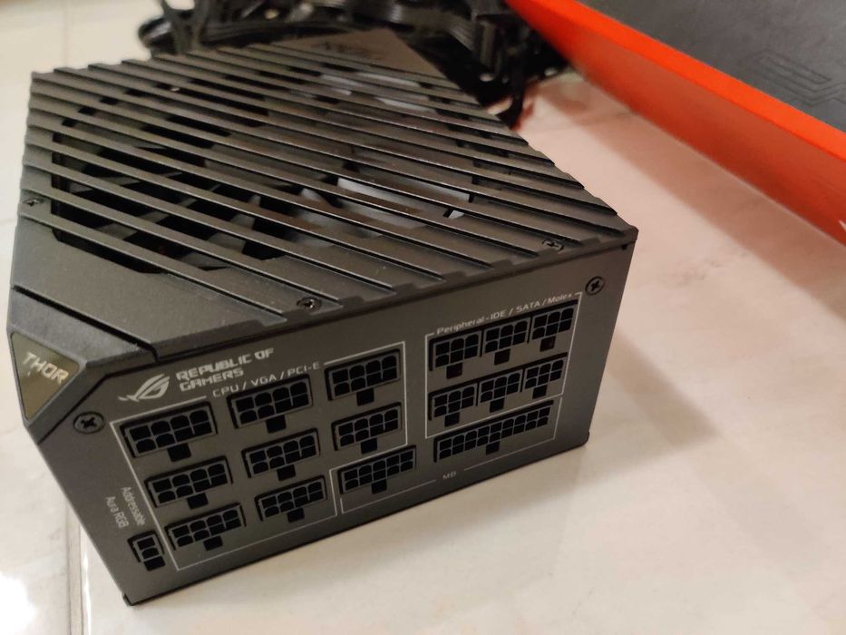 Захранване ASUS ROG THOR 1200W 80+ Platinum