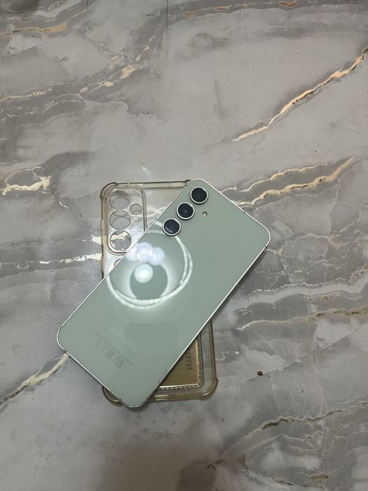 Samsung S23 FE продоется