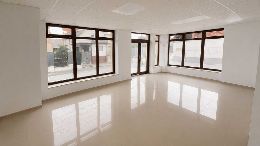 Spațiu comercial premium, vizibilitate excelentă, intrare din stradă – ideal cabinet, salon, birou Chișoda