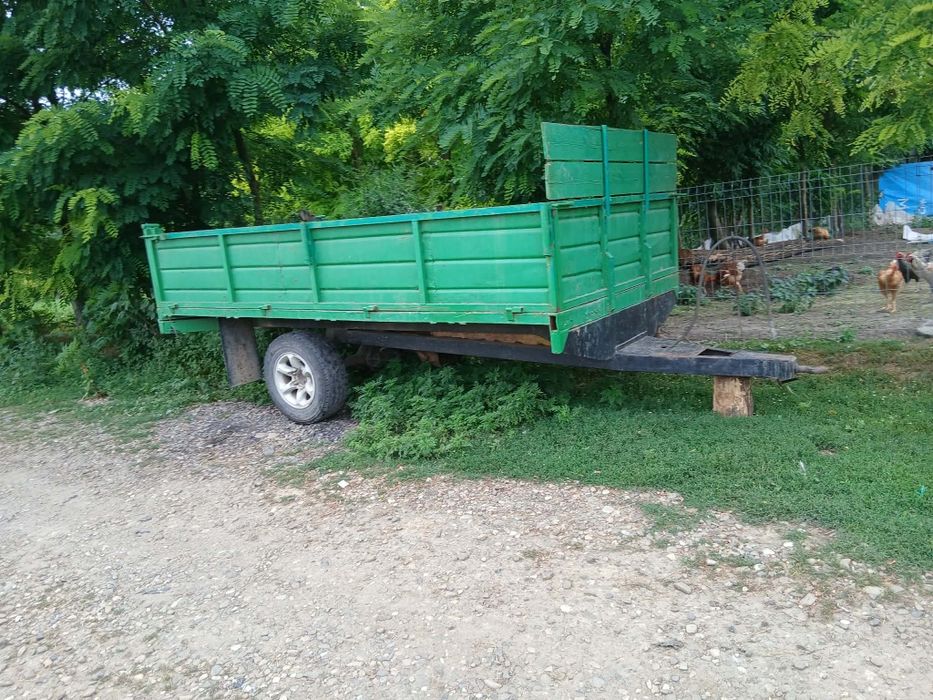 Vand remorca urgent