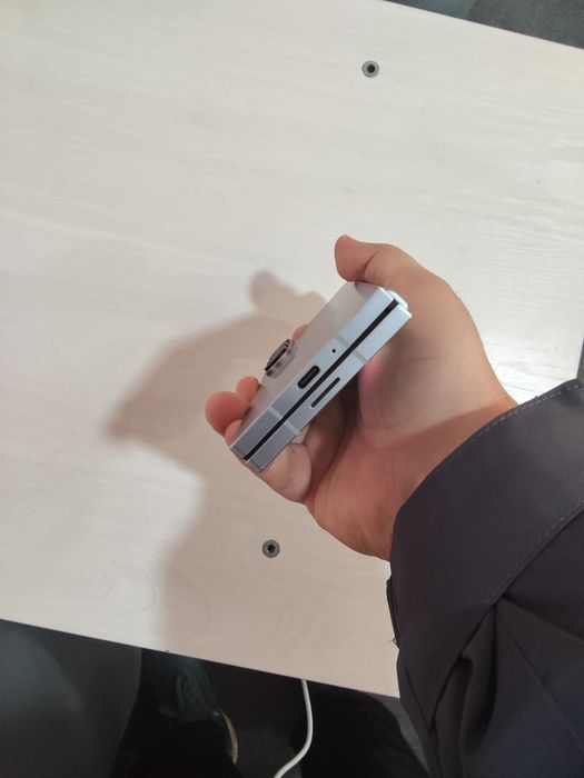 Samsung Z fold 6 silver