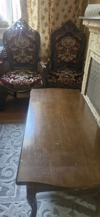 Продам  Гостиную ( шкаф,3 кресла,диван, столик)