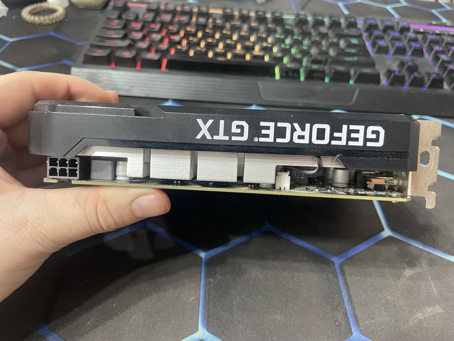 Видеокарта GTX 1650 4gb