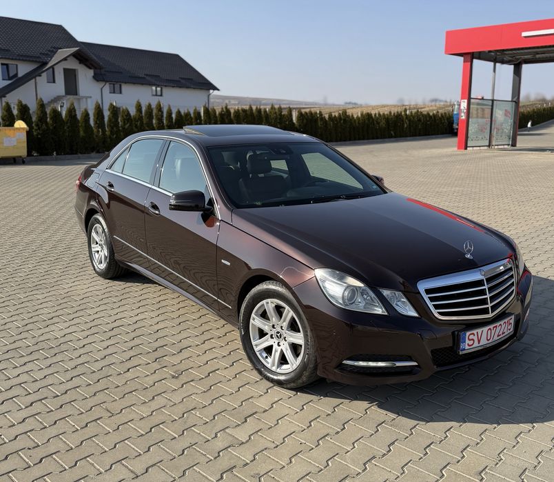 Mercedes-Benz E220- Avantgarde/ IMPECABIL/ Automat/ILS/Piele/Limuzină/