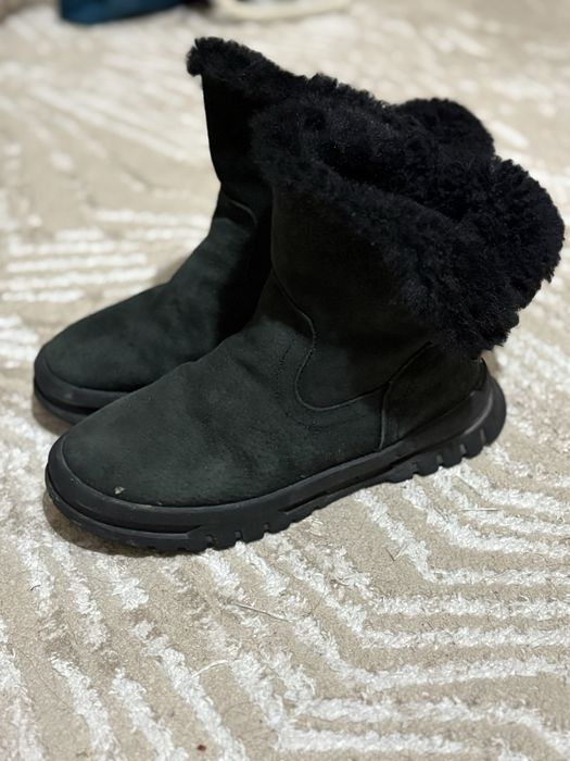 Зимняя ботинка в замше