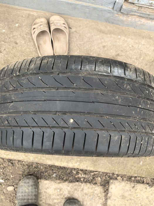 Vând anvelope Runflat Continental