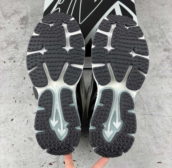 Off-white be right back
