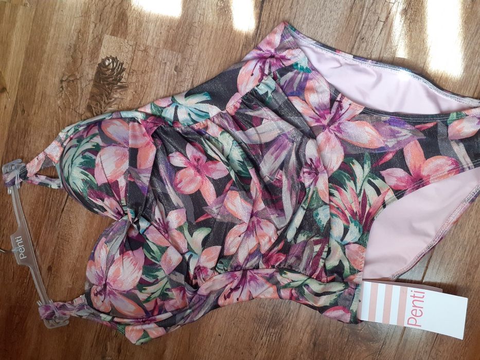 Penti costum de baie