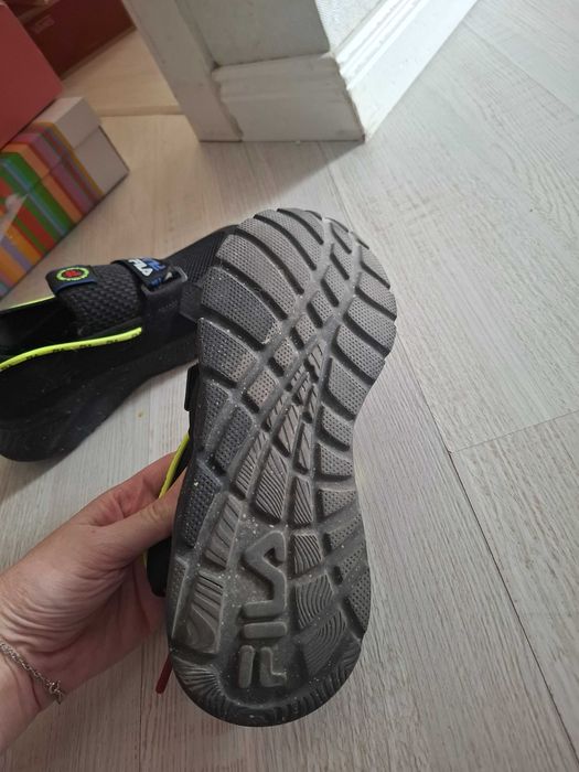 Кроссовки летние