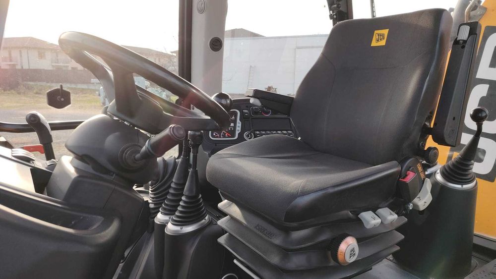 Buldoexcavator JCB 3CX