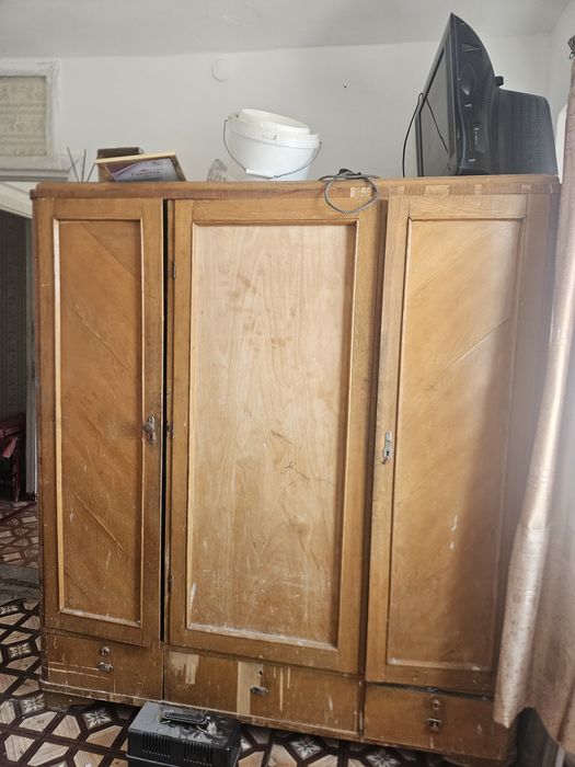Отдам даром шкаф