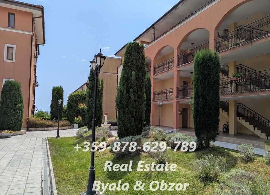 Просторен тристаен апартамент с голяма тераса