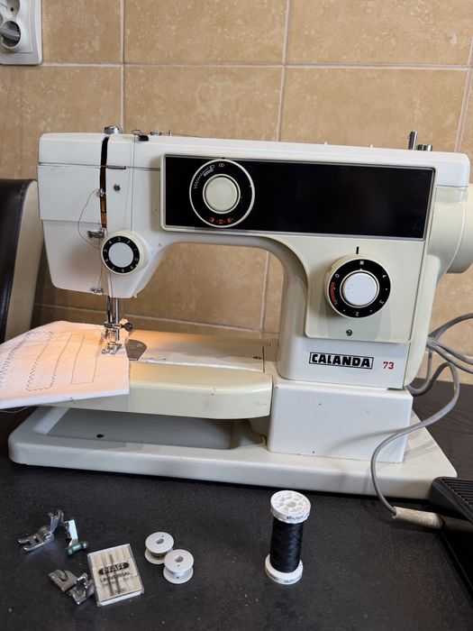 Masina de cusut festonat si butoniere Pfaff Calanda 73