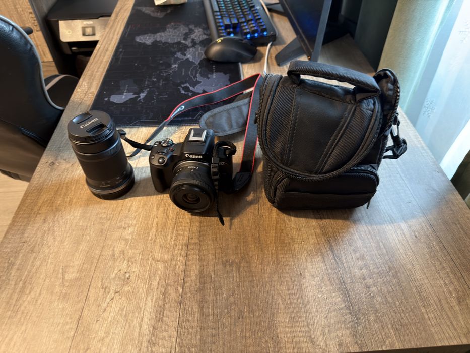 Vand Kit Canon EOS R50 cu 2 obiective (18-45mm, 55-210mm)