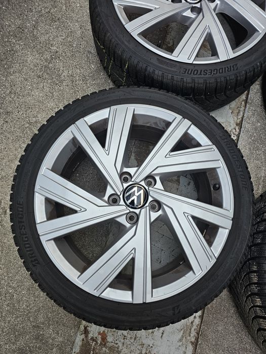 Jante originale VW R line r18 Bergamo cu cauciucuri de iarna