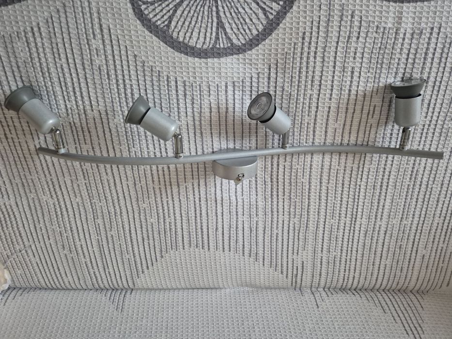 Plafonieră / Aplică modernă cu 4 spoturi orientabile, argintie