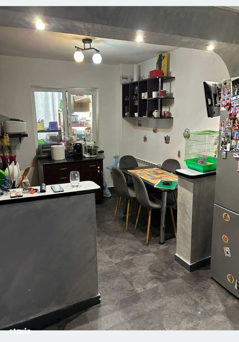 Apartament decomandat 2/4,Valea Roșie cu centrala, 2 balcoane, mobilat