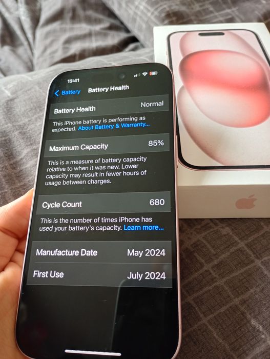 iPhone 15 розов.