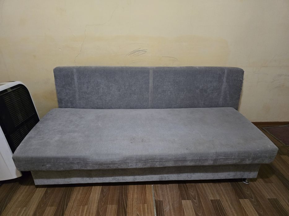 Продаю б/у раздвижной диван
