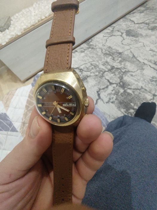 Slava часовник автоматик работи перфектно.