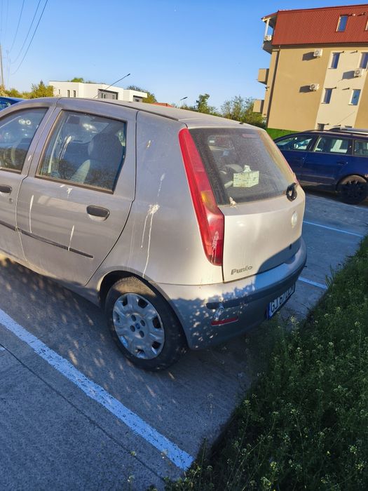 Vând Fiat Punto 2004, motor 1.2 benzină, mașină are probleme la motor
Preț: