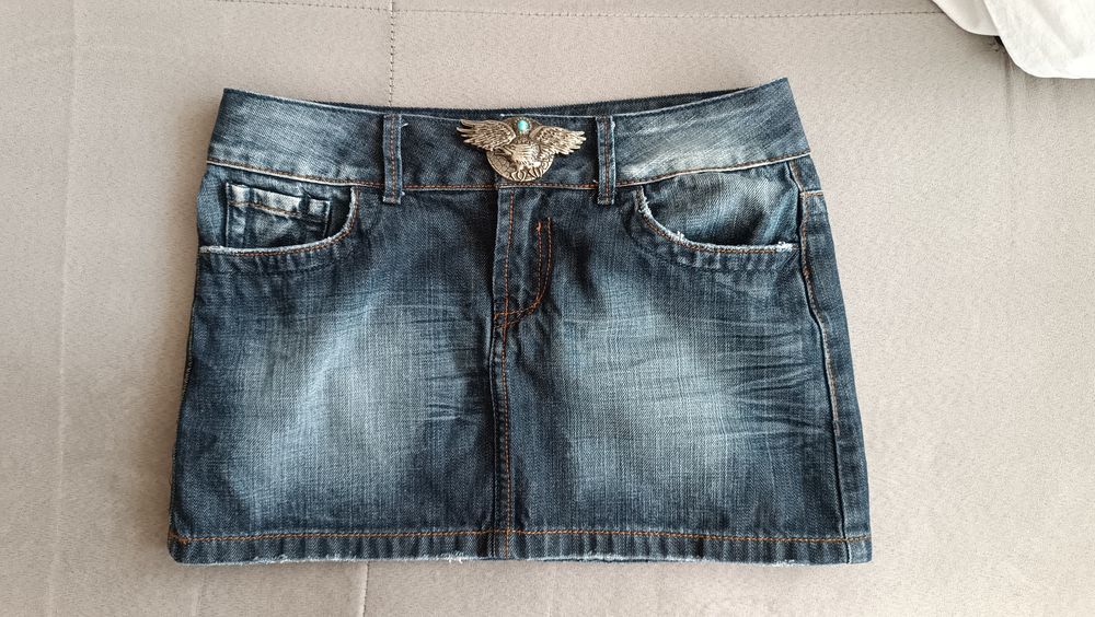 Продавам къса дънкова пола Bloom