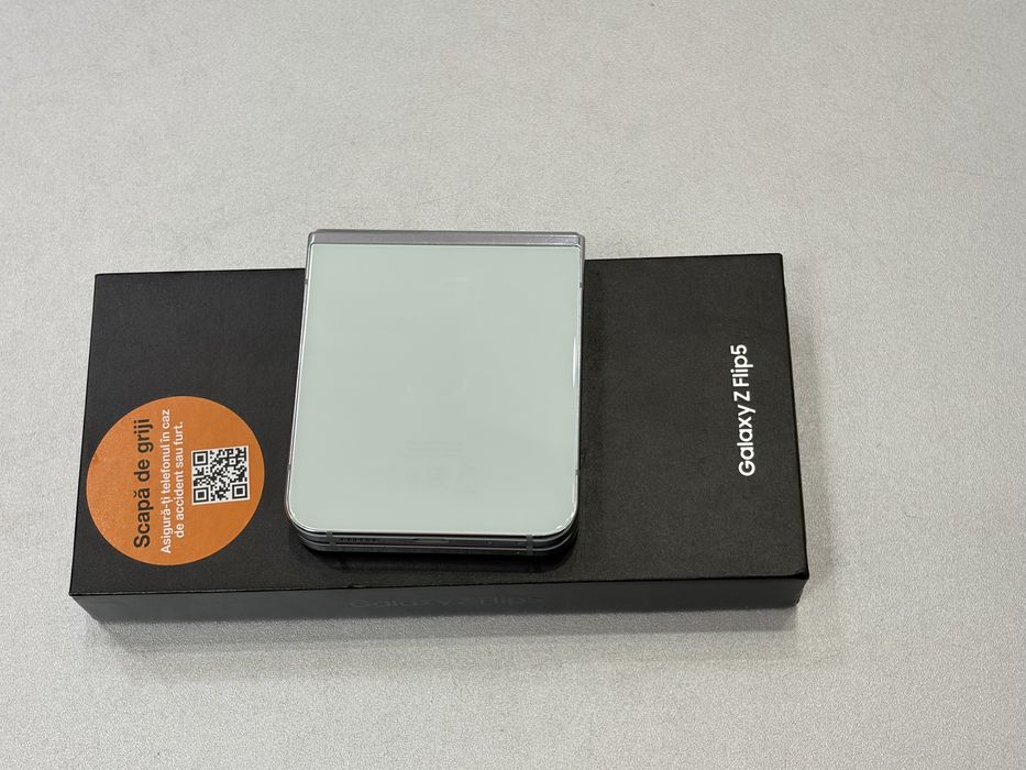 Samsung Galaxy Z Flip 5, 512 gb, 8 gb ram, 5G, Mint