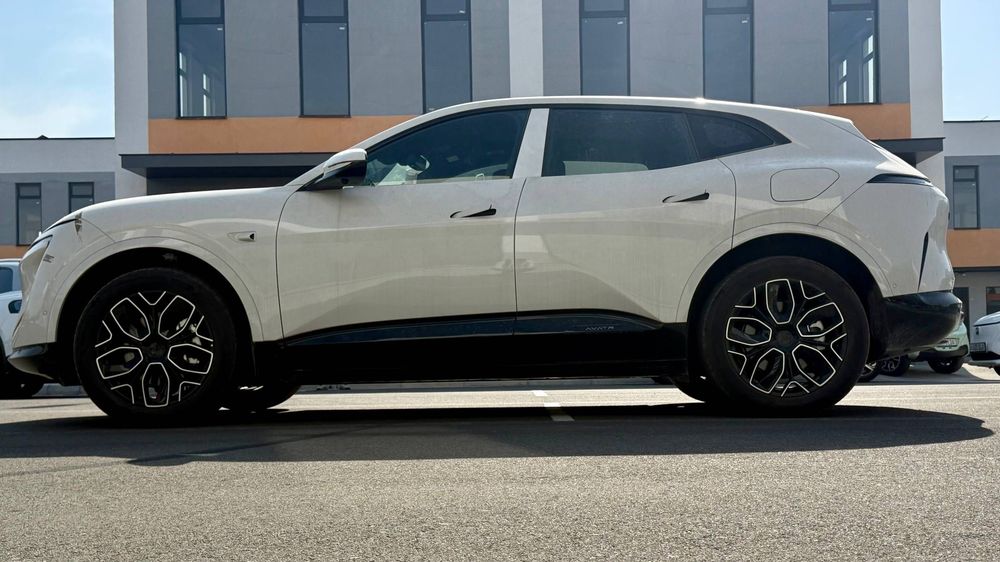 Avatr 07  — Kelajak krossoveri! 650 km masofa komfort izlaganlar uchun