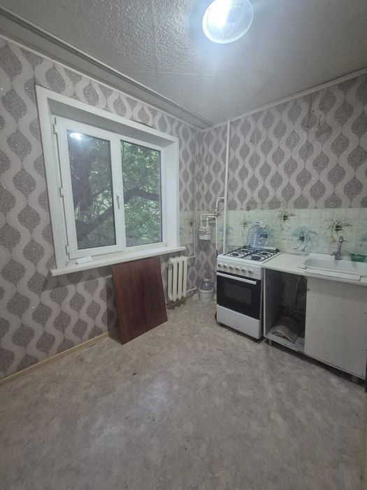 Продам 1комнатную квартиру в 13 микрорайоне