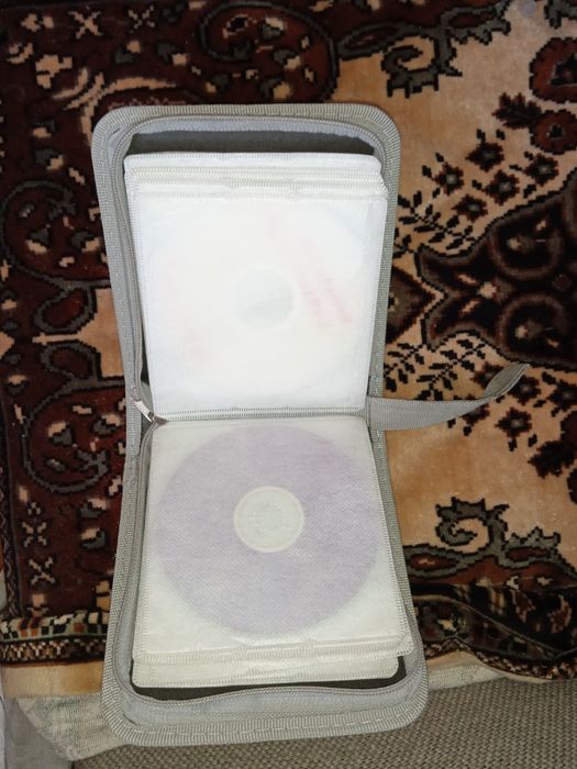 Сумку для дисков