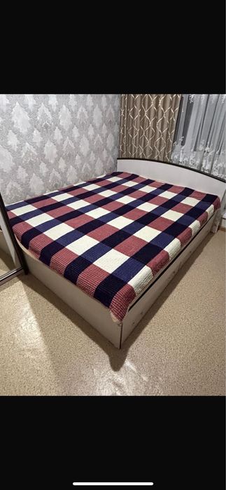 Продам кровать с подтумбой