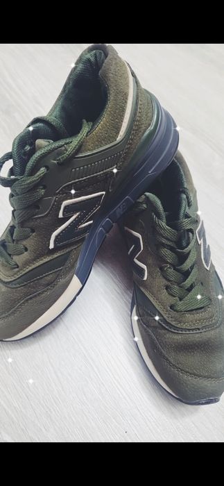 Сотилади кроссовка New balance нархи 100.000