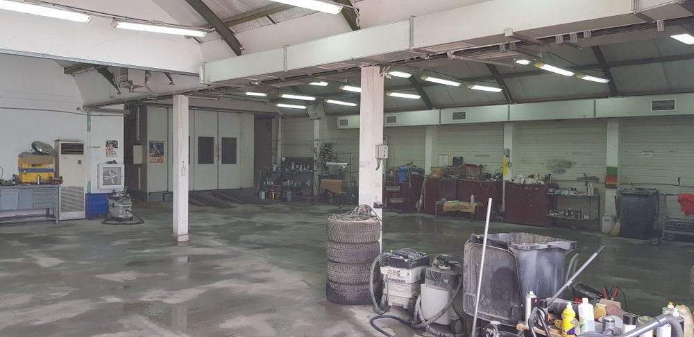 Хале-автобояджийски сервиз