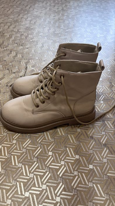 Продам ботинку осенне-Весенний