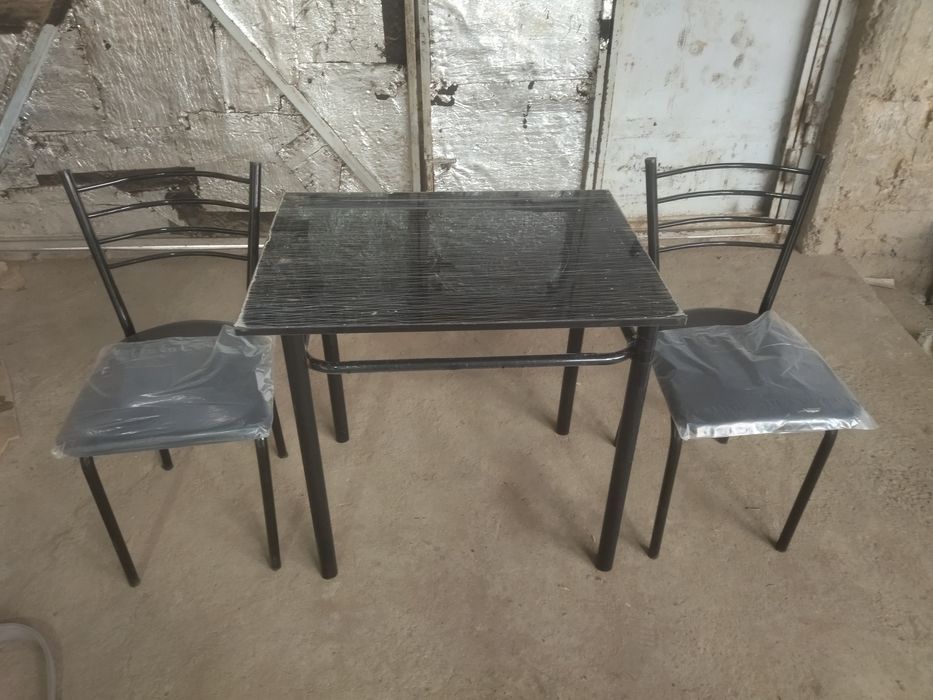 Кухонный стол для дома кафешек и других заведений 870.000 сум