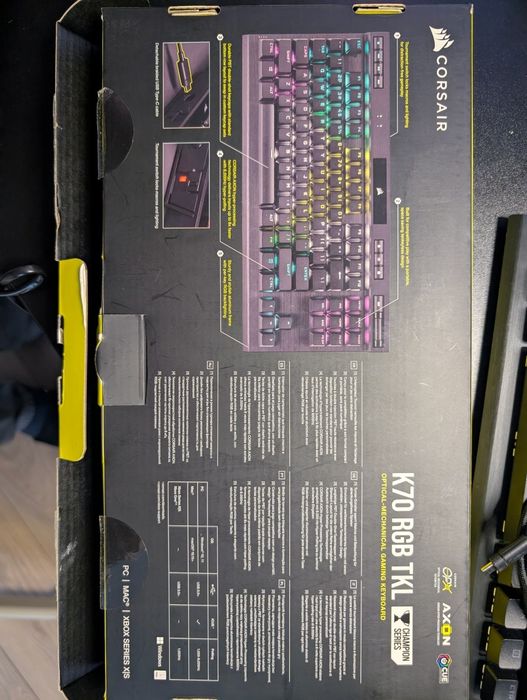 Tastatura gaming mecanica Corsair K70 RGB TKL