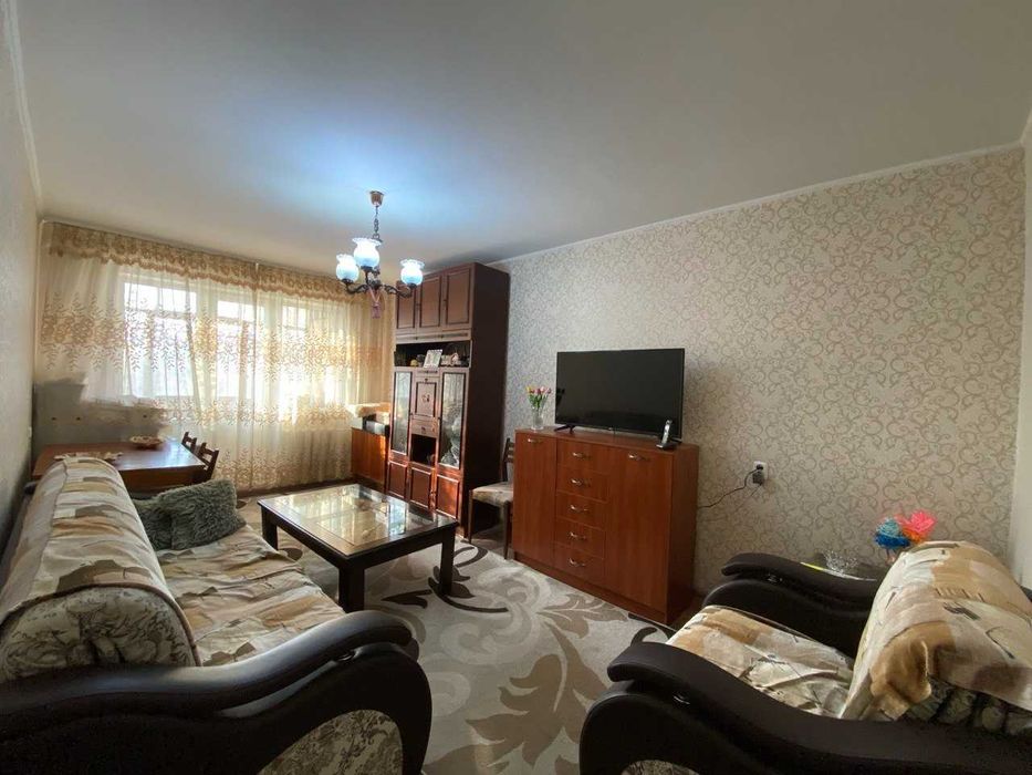 Продаётся просторная 3х квартира в хорошем районе на 3 эт., не угловая