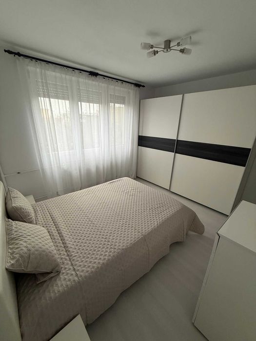 Vand apartament central, pret fix valabil doar pentru luna decembrie