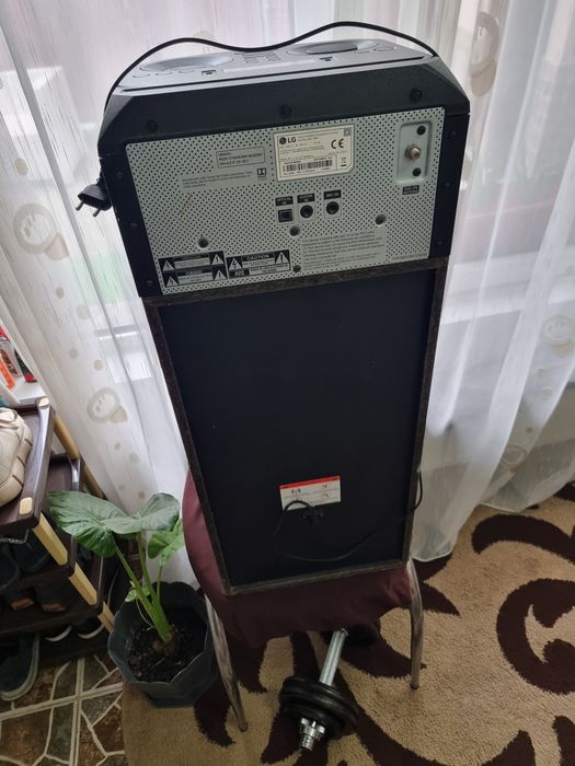 Boxă LG de vânzare,luată acum sase luni, nu mai o folosesc!!
