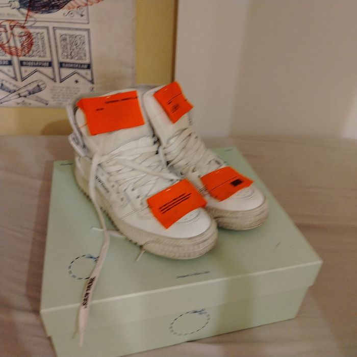 Adidași Off-White high-top originali – stare foarte bună
