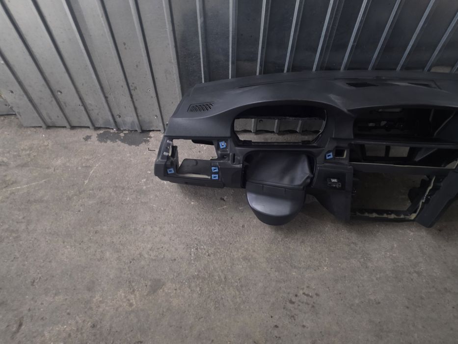 Plansa bord model cu navigație BMW E90 E91  suport pahare cup holder