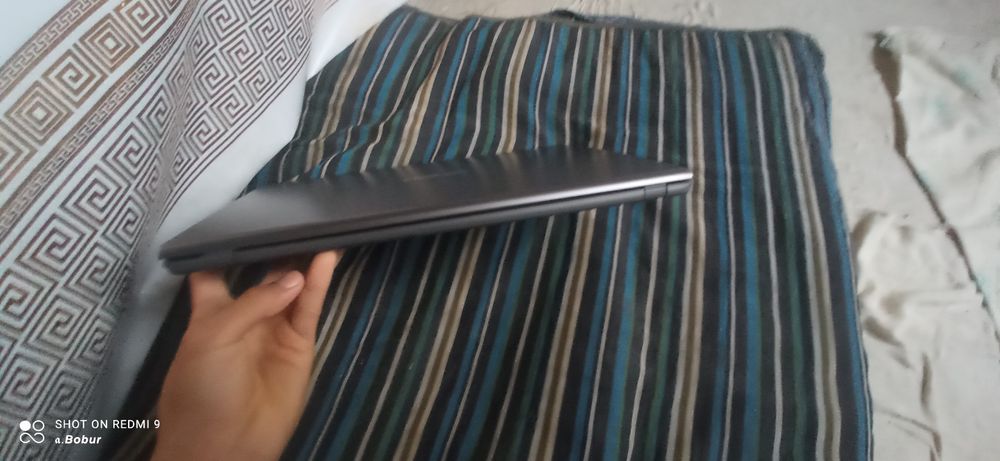 ASUS vivobook laotop