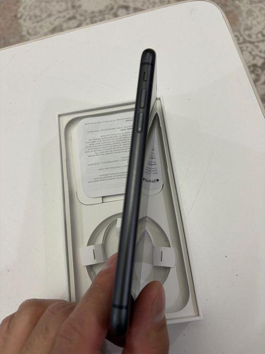 Продам iphone 11 64gb