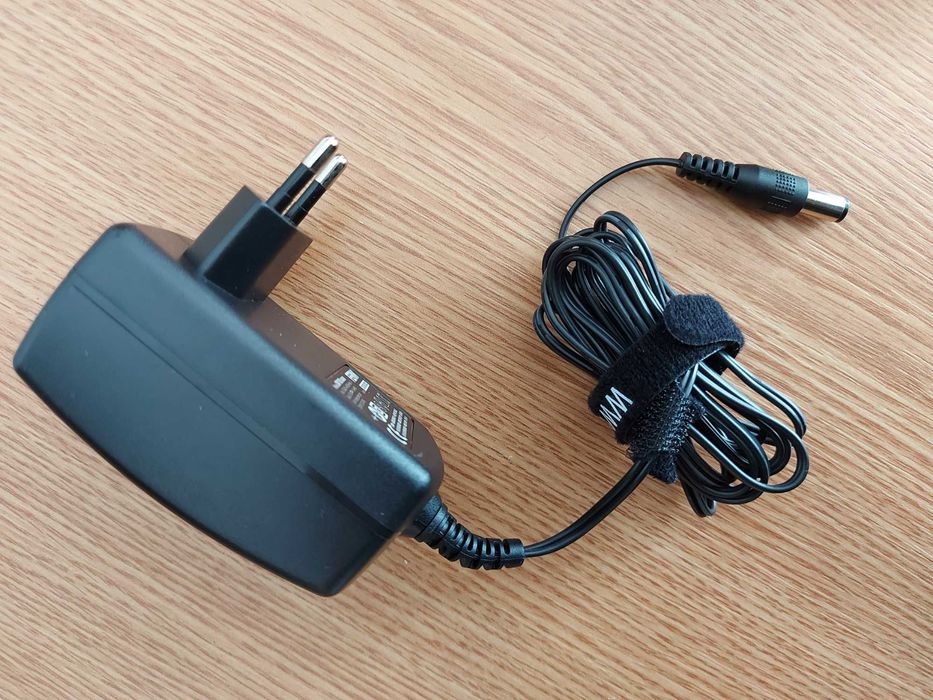 Incarcator FERM acumulatori 20V  4A, adaptabil pentru scule MyProject