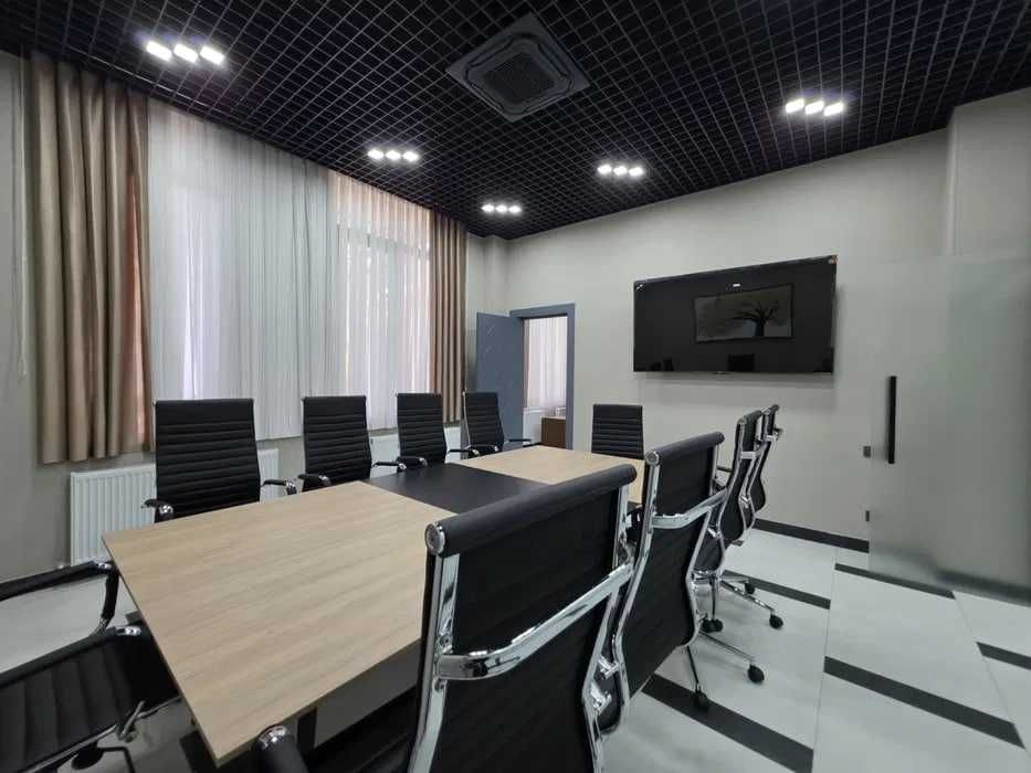 Продаётся в помещение. С арендатором,  Паркентский