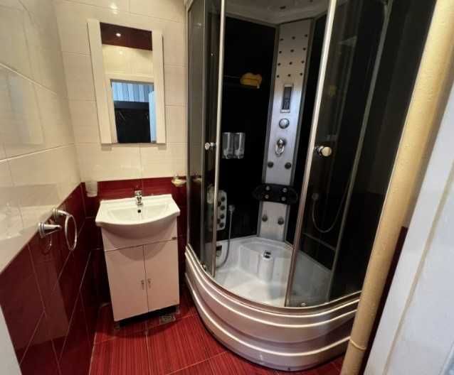 Дава се под наем Тристаен апартамент в София, Изток - 110 кв.м за 750 € - Снимка #9